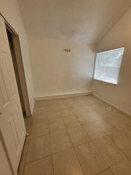 Building Photo - 8230 San Jose Manor Dr E