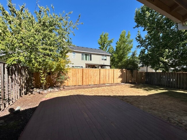 Building Photo - Gorgeous 4 Bed, 2.5 Bath House!