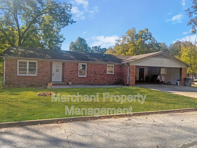 Primary Photo - 104 Lora Ln