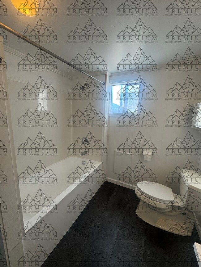 Building Photo - 408 Vista Dr