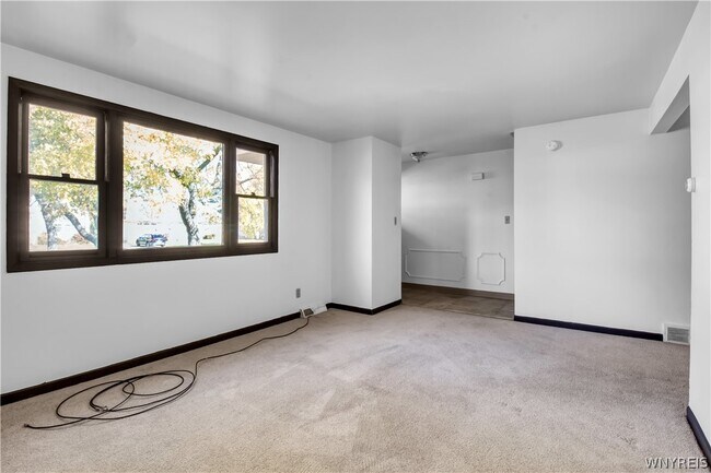Building Photo - 247 Glenhaven Dr