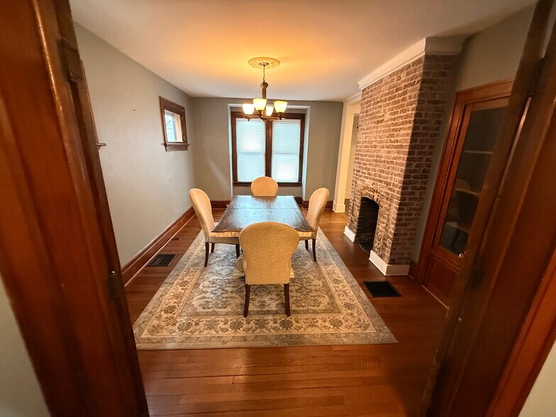 Building Photo - 675 Linwood Ave