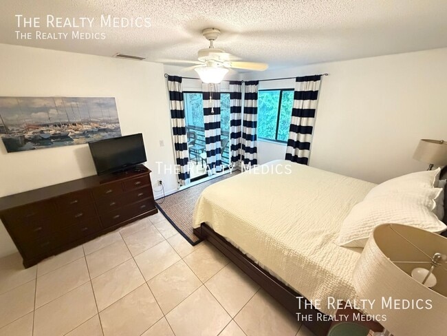 Building Photo - 2040-4401 Sea Mist Dr-