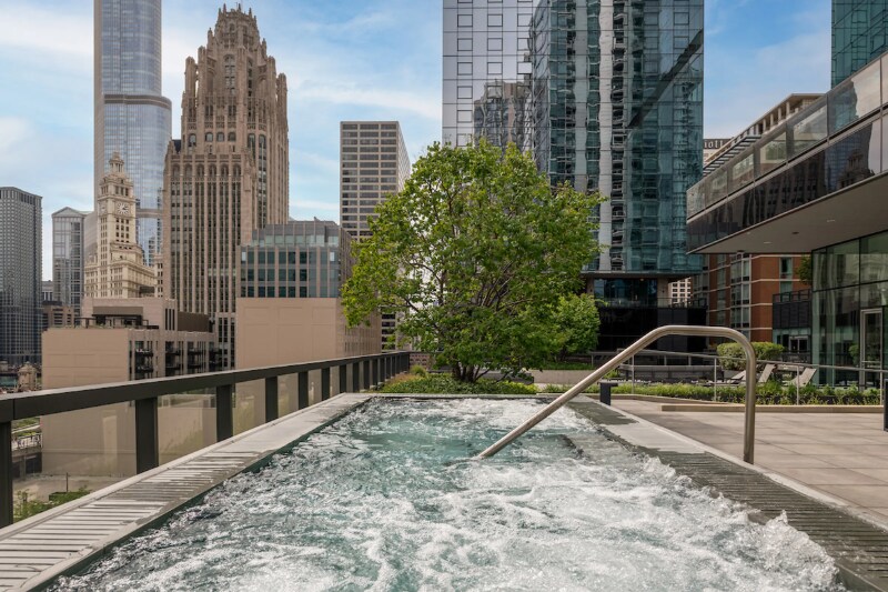 Building Photo - 235 E Illinois St