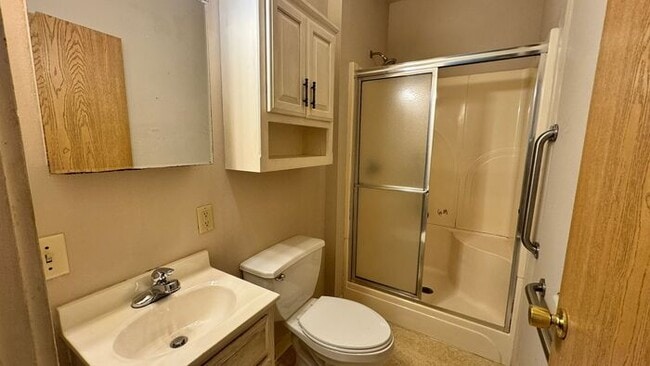 Building Photo - $2,300 | 4 Bedroom, 2 Bathroom Multi Floor...