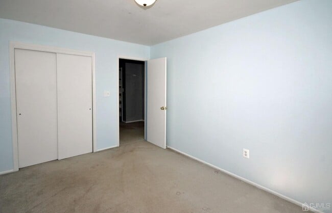 Building Photo - 48 Astor Ct