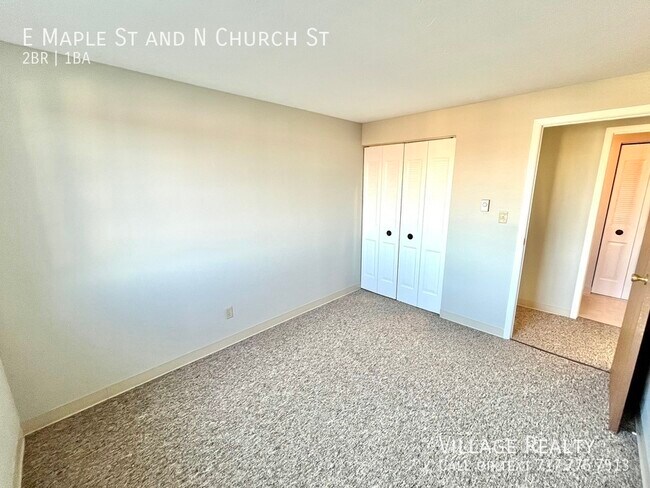 Building Photo - 361 E Maple St