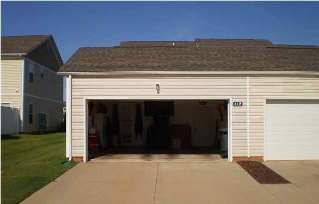 Building Photo - 412 Promenade Dr SW