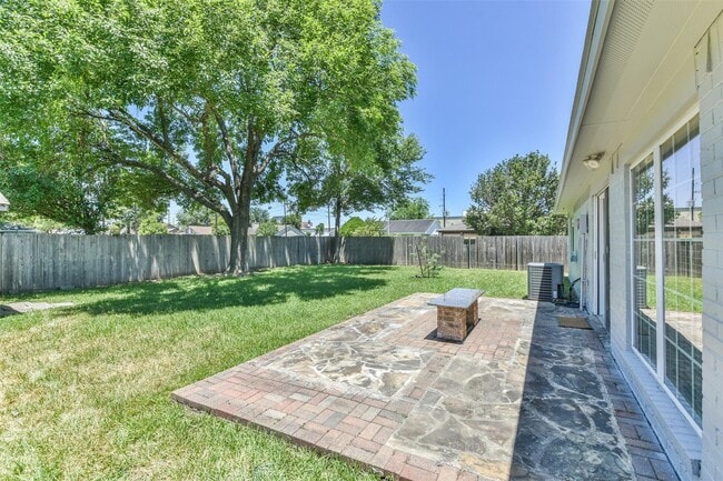 Building Photo - 6847 Vanlynn Ln