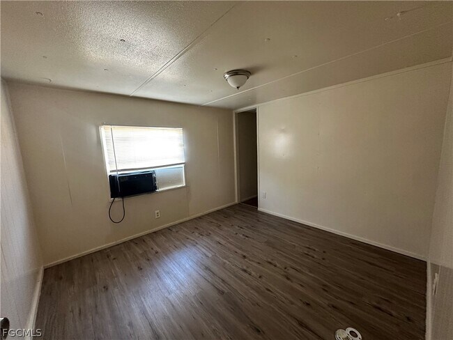 Building Photo - 8085 Tolles Dr