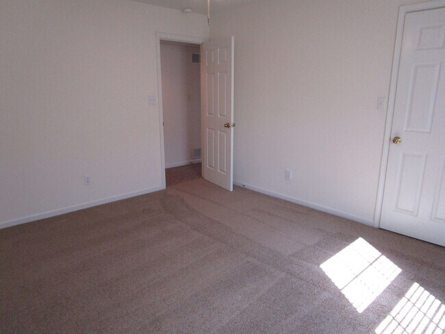 Building Photo - 5004-5006 Carrie Ridge Dr.