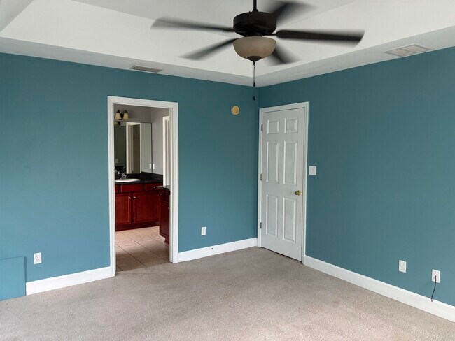 Building Photo - 5261 Montejo Dr