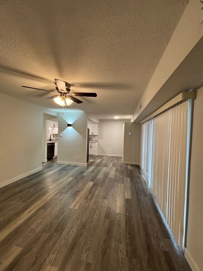 Building Photo - 2726 Center St