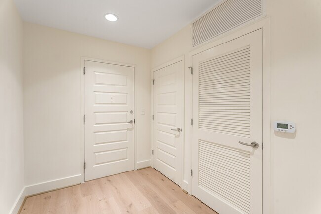 Building Photo - 1080 Peachtree St NE