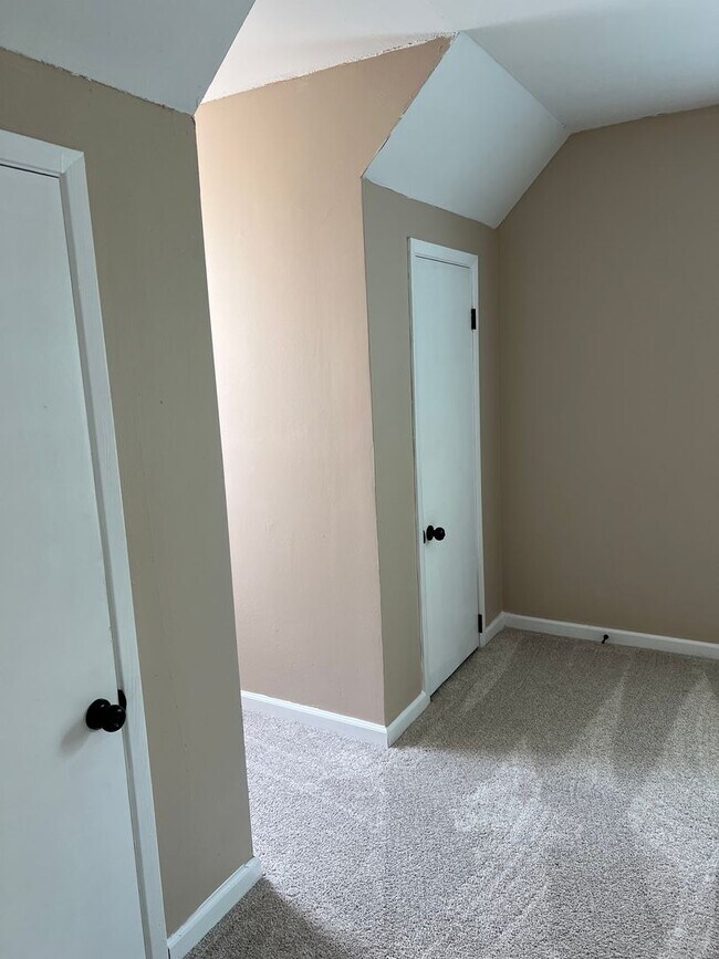Building Photo - Affordable  2 Story Home 3 Bedroom 2.5 Bat...