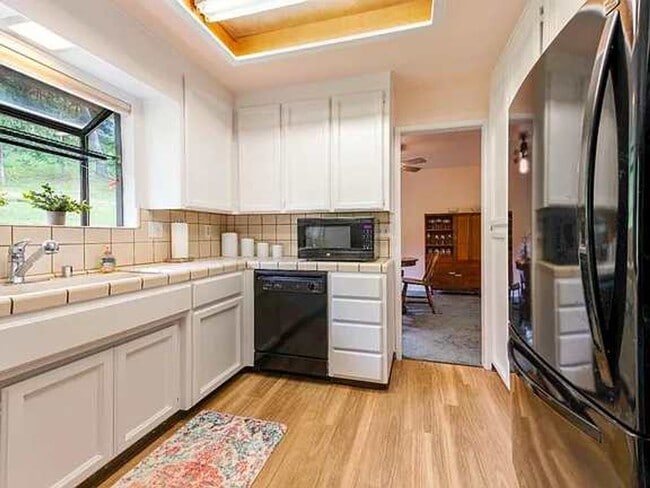 Building Photo - 3 bedroom, 2 bath home in Lake Wildwood, Penn Valley, CA 95946