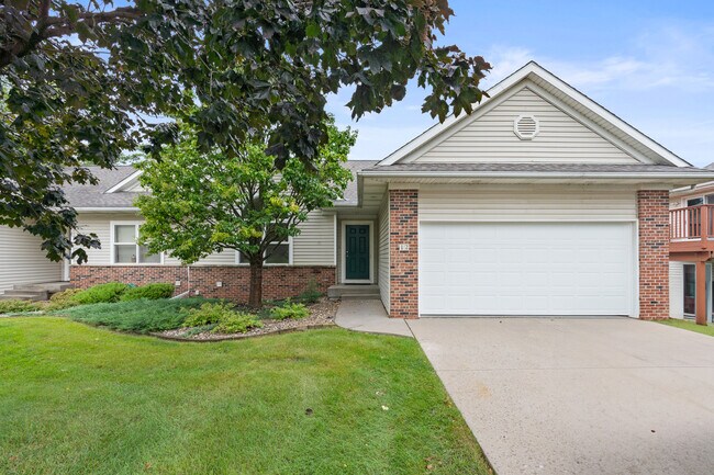 Building Photo - 13 Redtail Ct