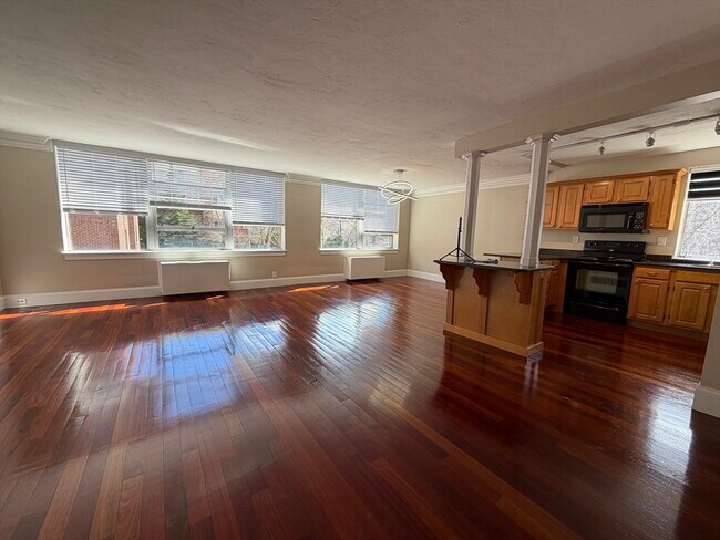 Building Photo - 2 Hammond Pond Pkwy