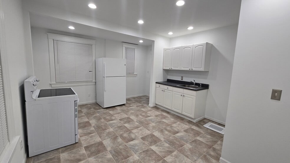 Kitchen - 210 S 3rd St
