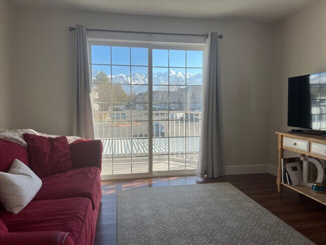 Building Photo - Orem 3 bedroom condo