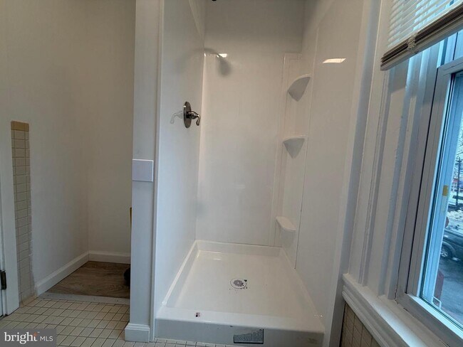 Building Photo - 45 E High St