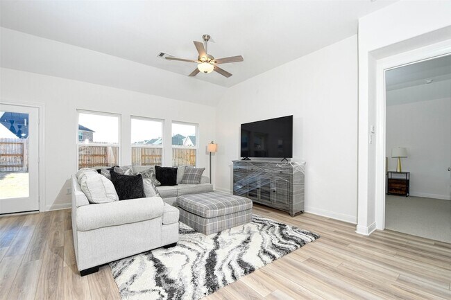 Building Photo - 17703 Rosette Grass Dr