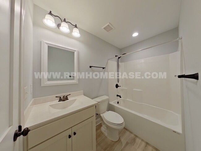 Building Photo - Elegant, 4 Bed, 3.5 bath Nearly New & Move-In Ready in Shalimar
