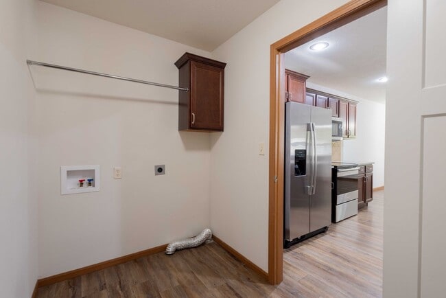 Building Photo - 3 BED, 2 BATH, 2 CAR GARAGE DUPLEX - Avail...