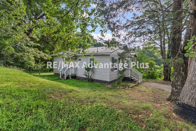 Building Photo - 2-Bedroom Home Walking Distance to Longwood University
