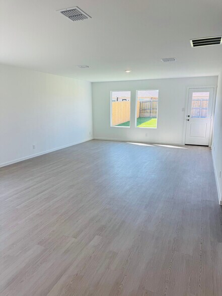 Building Photo - 1263 Falcon Hts Dr