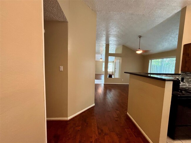 Building Photo - 12702 Meadway Ct