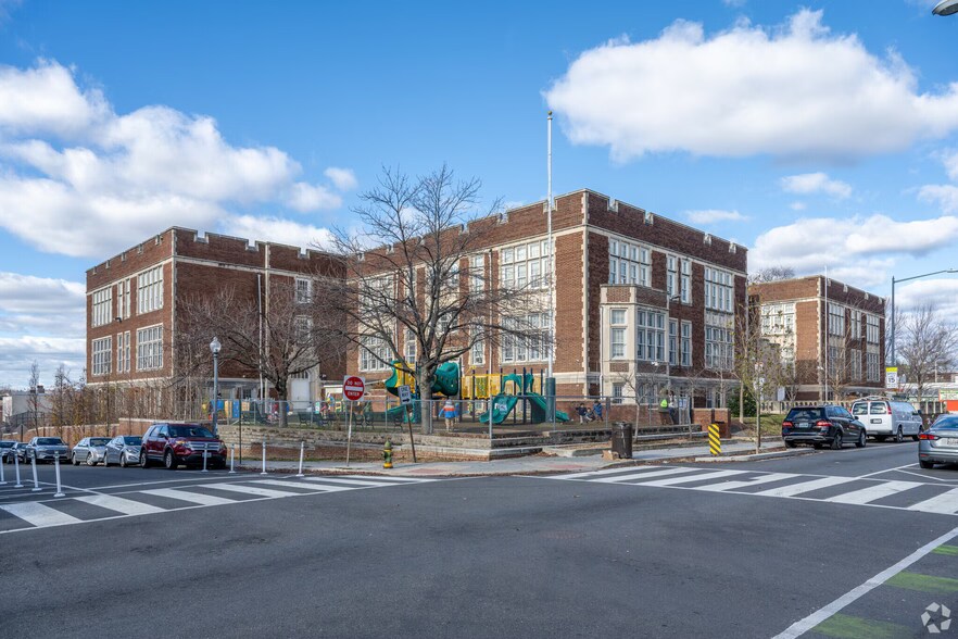 Bruce Munroe Elementary - 3532 Park Pl NW