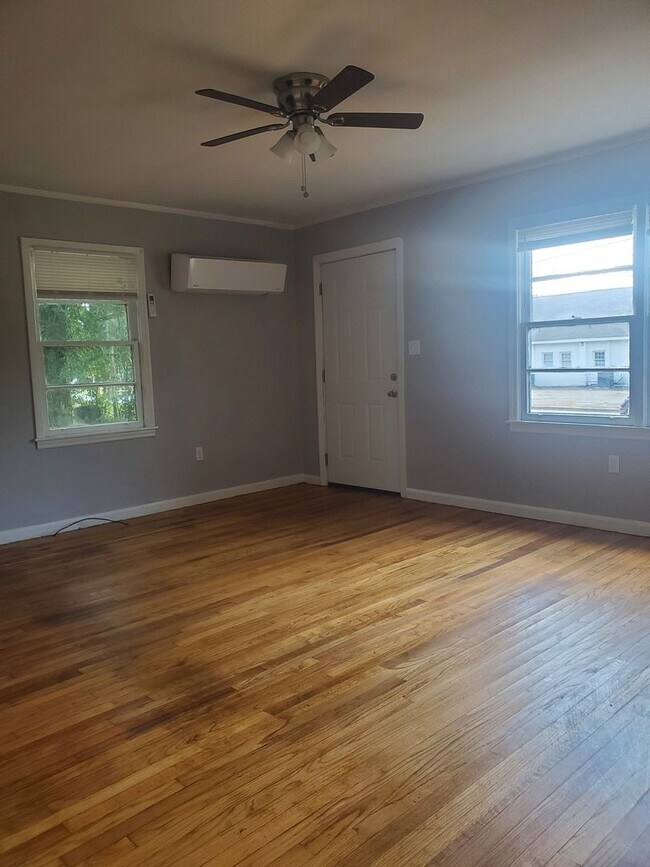 Building Photo - North Franklin Duplex