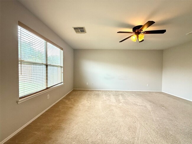 Building Photo - 24542 Lakecrest Village Dr