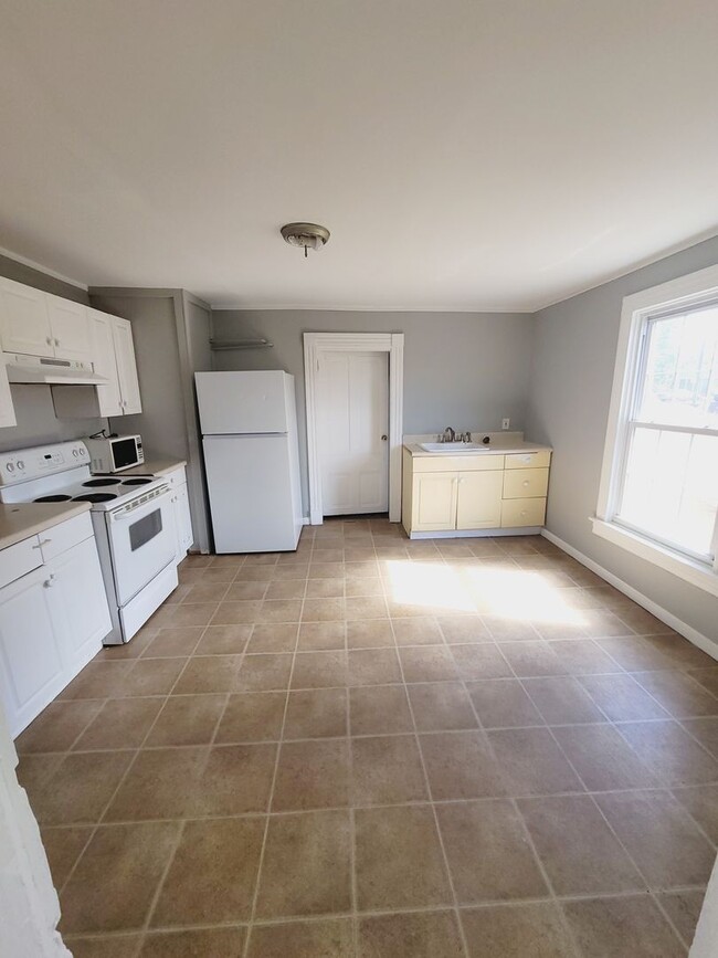 Building Photo - Two-Bedroom Single Family Home in Downtown Lynchburg