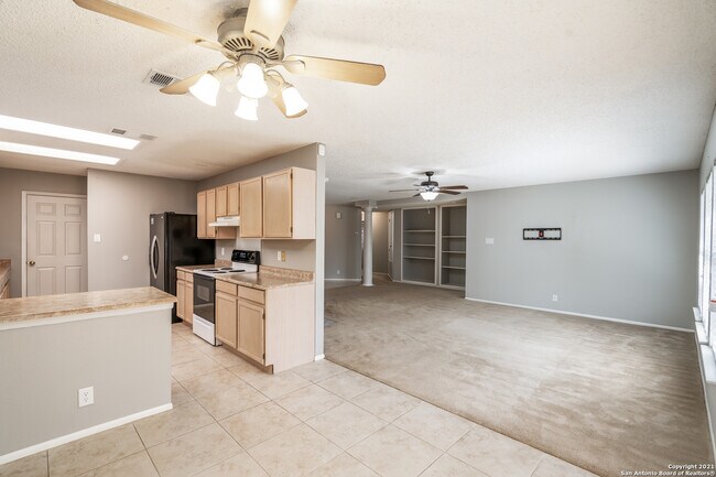 Building Photo - 9614 Fern Crest