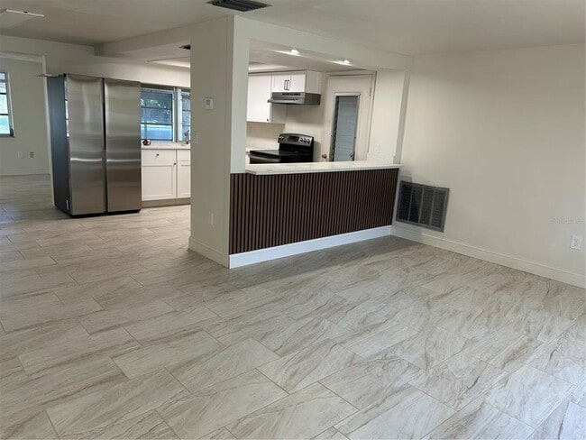 Building Photo - 3551 Landale Dr