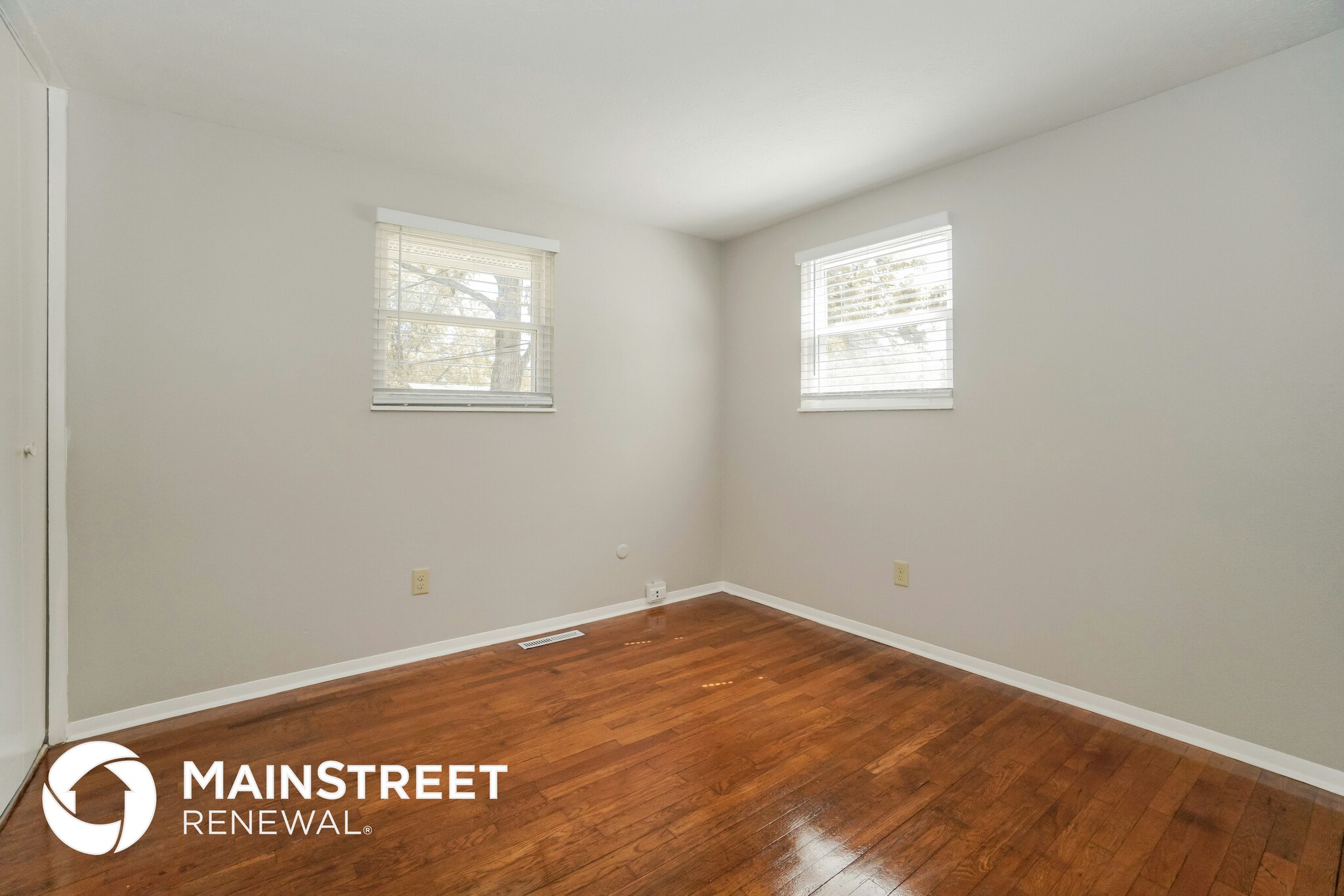 Building Photo - 1374 Chesterton Square S