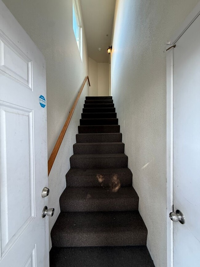 Building Photo - L41900