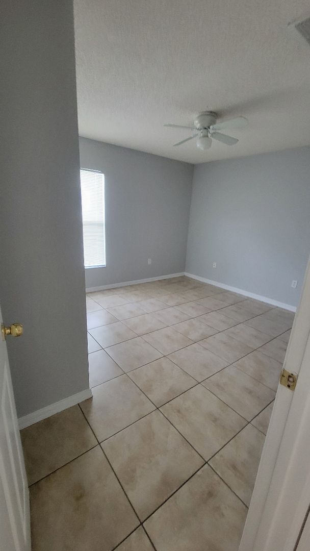 Building Photo - Beautiful 3 bedroom 2 bath home