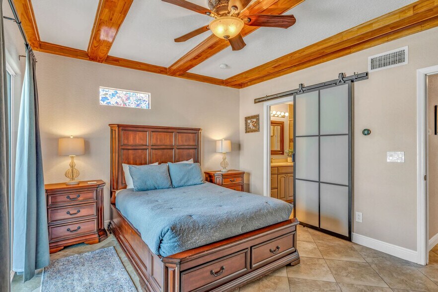 Building Photo - 12400 Overseas Hwy