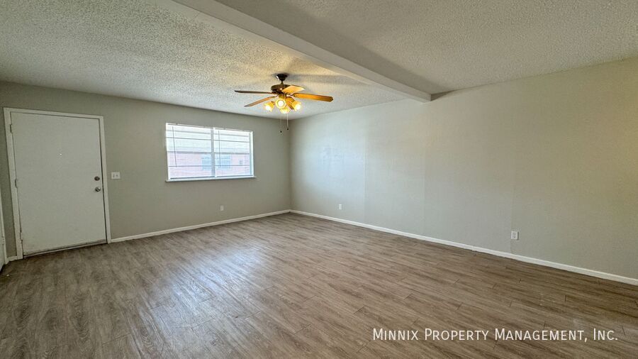 Building Photo - 2401 W 19th