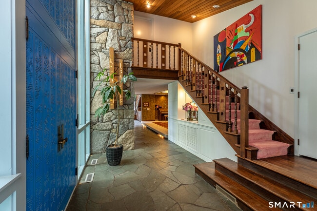 Building Photo - 250 Westledge Dr