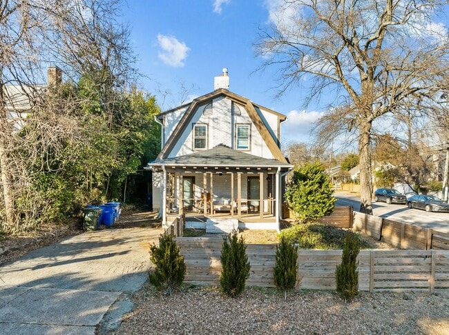 Building Photo - Stunning Fully Renovated 5-Bedroom Home in Desirable Trinity Park, Durham