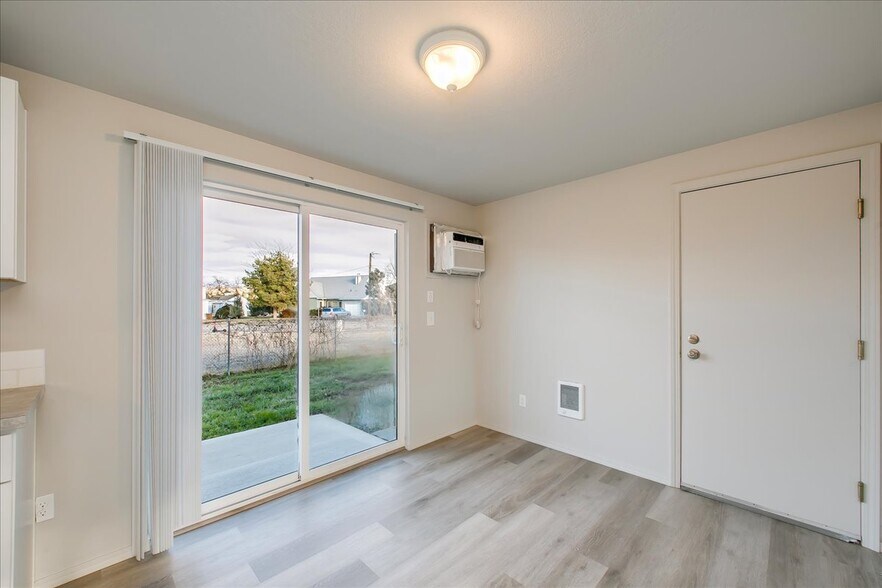 Building Photo - 2376 W Panama St