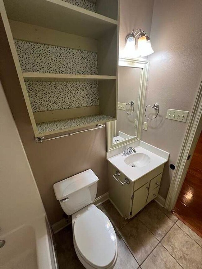 Building Photo - 3995 Water Oak Dr