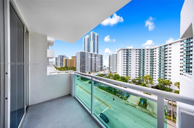 Building Photo - 3000 S Ocean Dr