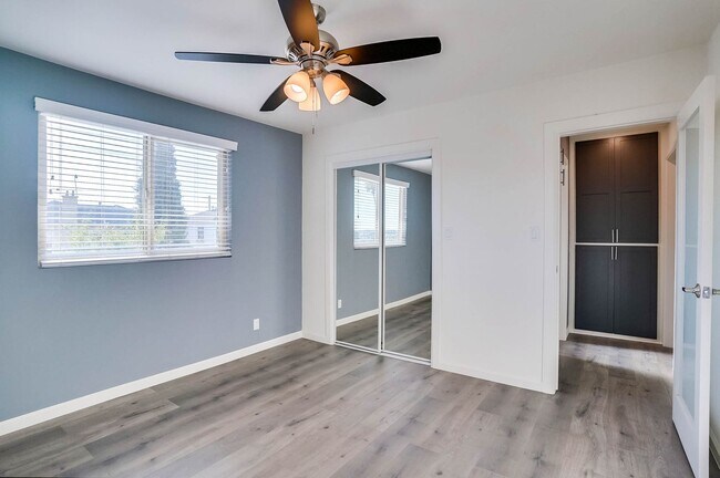 Building Photo - 3530 W Adams Blvd