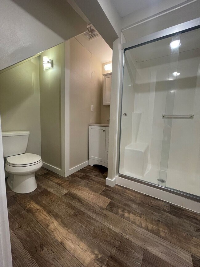 Building Photo - 3-bedroom 2-bathroom Single Family Home