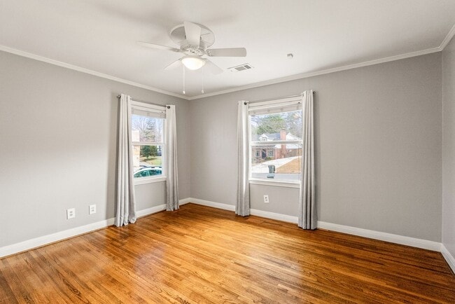 Building Photo - 2420 Durwood-